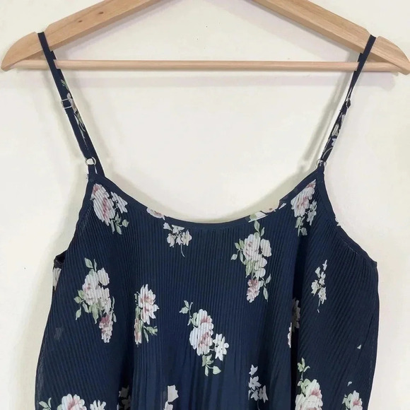 🌟✨2 for $20 ✨🌟 ABERCROMBIE & FITCH | FLORAL PLEATED TANK TOP - Picture 8 of 11